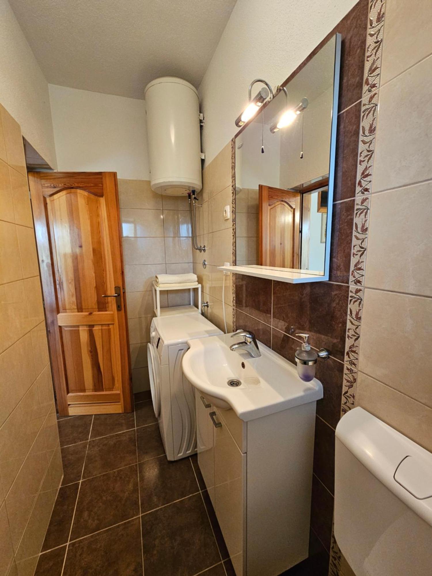 Apartmani Natasa Lokva Rogoznica Esterno foto