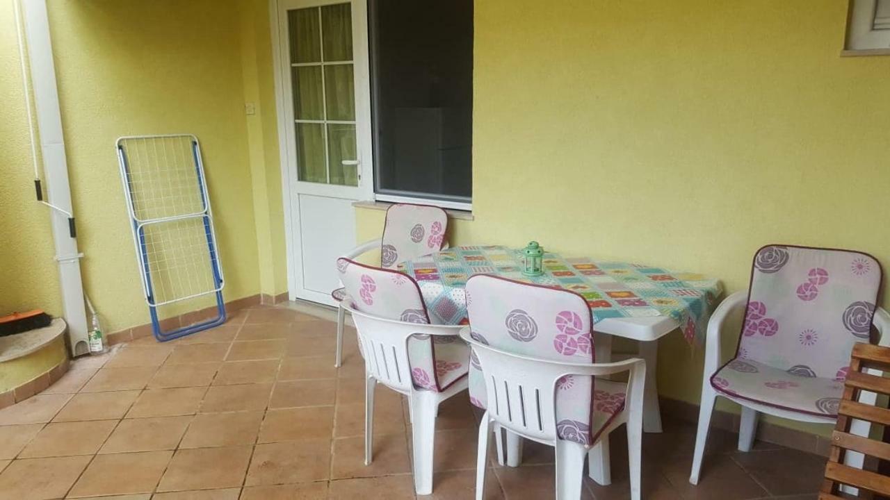 Apartmani Natasa Lokva Rogoznica Esterno foto